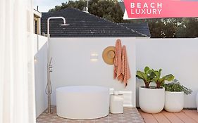 The Chester - 2Br Chic House With Outdoor Tub